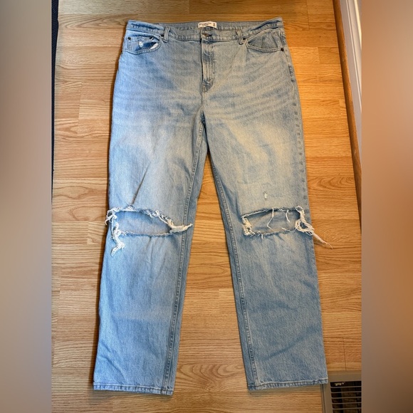 Abercrombie & Fitch Ultra High Rise 90s Straight Jean Size 34 - Picture 3 of 7